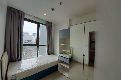 Condominio de 2 dormitorios en Huai Khwang, Bangkok, Tailandia № 47740 - foto 9