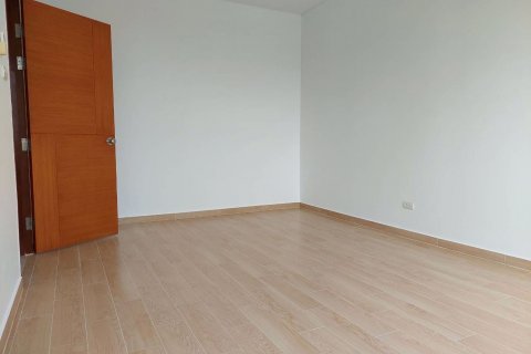 Condominio de 1 dormitorio en Khlong San, Bangkok, Tailandia № 47742 - foto 4