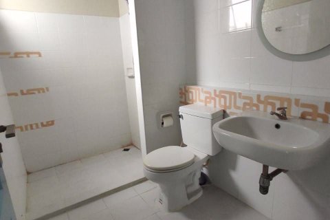 Casa de 3 dormitorios en Bang Kapi, Bangkok, Tailandia № 47743 - foto 13