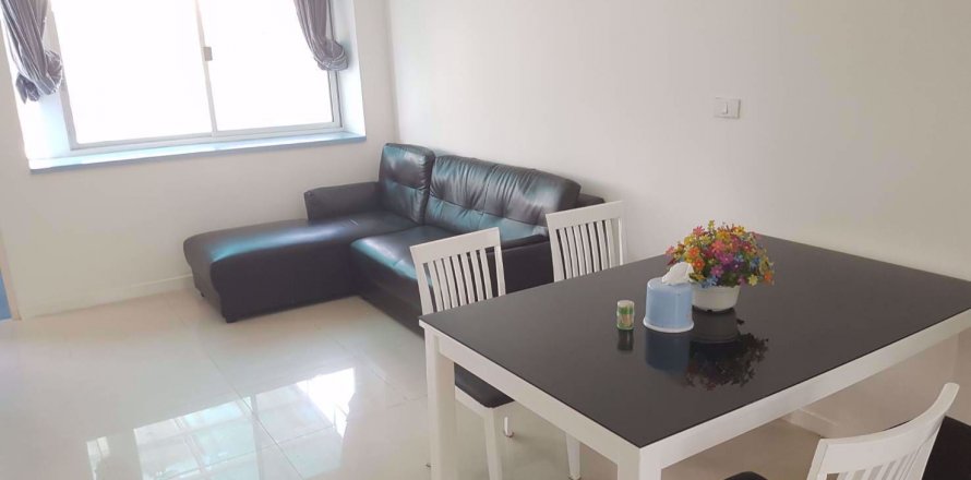 Casa de 3 dormitorios en Bang Kapi, Bangkok, Tailandia № 47743