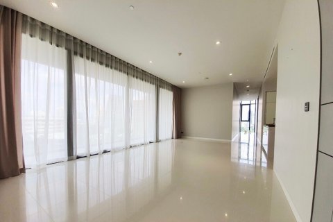Condo in Bangkok, Thailand, 2 bedrooms  № 66013 - photo 2