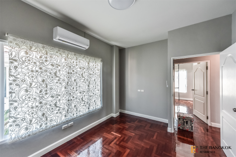 Casa de 4 dormitorios en Bangkok, Tailandia № 189311 - foto 8