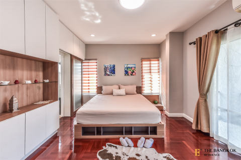 Casa de 4 dormitorios en Bangkok, Tailandia № 189311 - foto 7