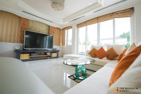 Casa de 5 dormitorios en Bangkok, Tailandia № 189314 - foto 6