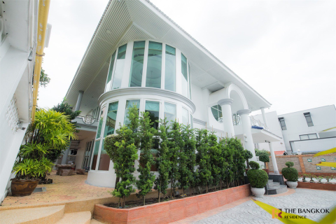 Casa de 5 dormitorios en Bangkok, Tailandia № 189314 - foto 7