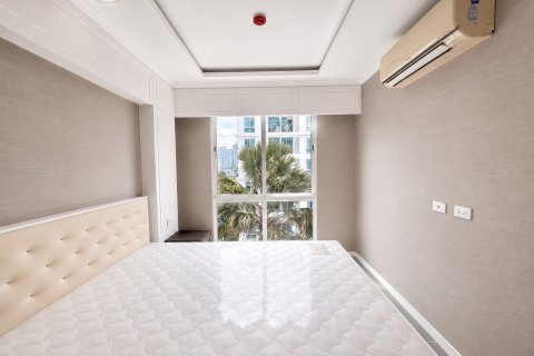 Apartamento de 2 dormitorios en Pattaya, Tailandia № 209947 - foto 12