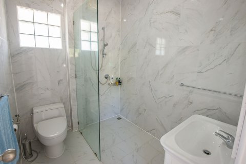 Casa de 2 dormitorios en Phuket, Tailandia № 142631 - foto 5