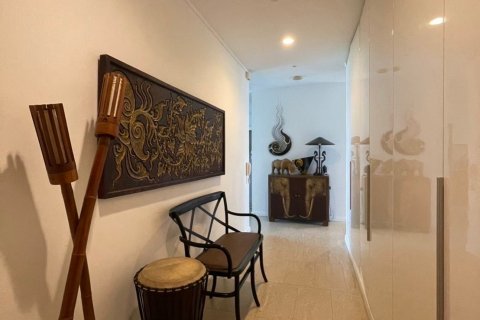 Condominio de 3 dormitorios en Pattaya, Tailandia № 67859 - foto 11