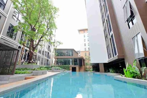 Condominio de 1 dormitorio en Thonburi, Bangkok, Tailandia № 184011 - foto 3