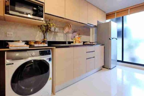 Condominio de 1 dormitorio en Thonburi, Bangkok, Tailandia № 184011 - foto 12