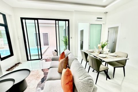 Chalet de 4 dormitorios en Hua Hin, Tailandia № 155295 - foto 5