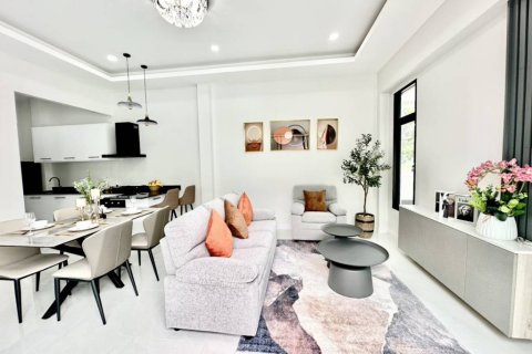 Chalet de 4 dormitorios en Hua Hin, Tailandia № 155295 - foto 4