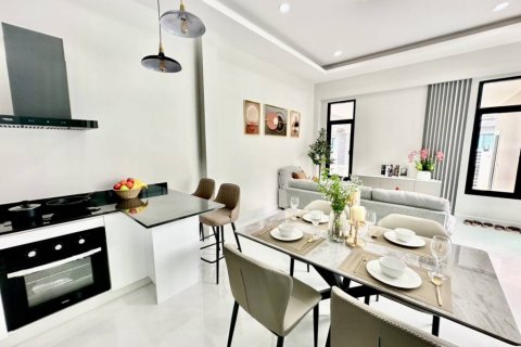 Chalet de 4 dormitorios en Hua Hin, Tailandia № 155295 - foto 6