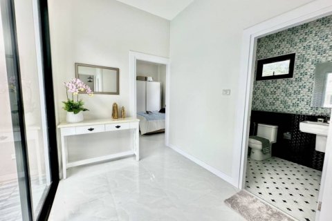 Chalet de 4 dormitorios en Hua Hin, Tailandia № 155295 - foto 9