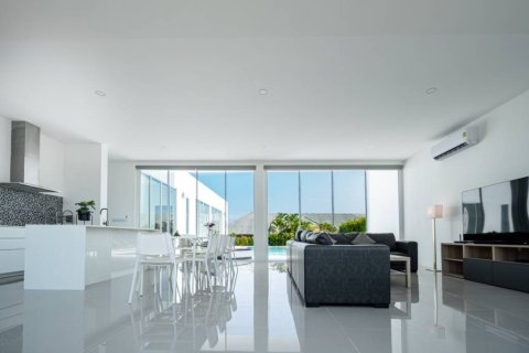 Chalet de 4 dormitorios en Hua Hin, Tailandia № 156363 - foto 10