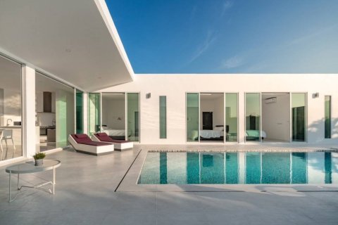 Chalet de 4 dormitorios en Hua Hin, Tailandia № 156363 - foto 6