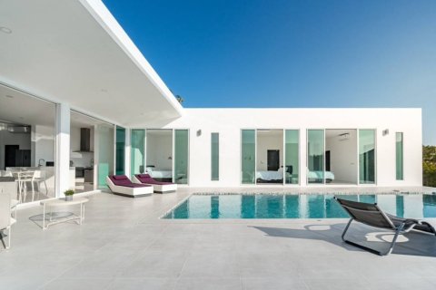 Chalet de 4 dormitorios en Hua Hin, Tailandia № 156363 - foto 5