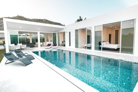 Chalet de 4 dormitorios en Hua Hin, Tailandia № 156363 - foto 4