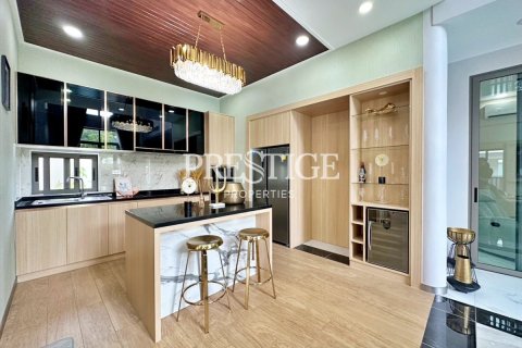 บ้านในพัทยา, ประเทศไทย 6 ห้องนอน № 198458 - รูปถ่าย 12