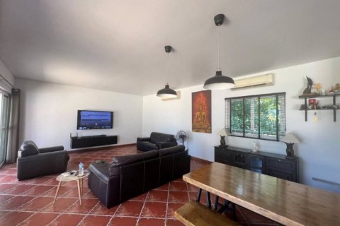 Chalet de 3 dormitorios en Prachuap Khiri Khan, Tailandia № 157428 - foto 4