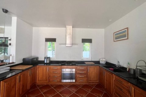 Chalet de 3 dormitorios en Prachuap Khiri Khan, Tailandia № 157428 - foto 8