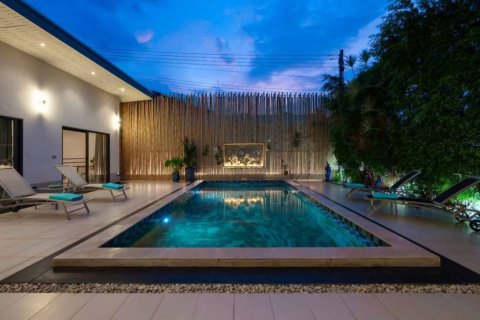 Villa in Surat Thani, Thailand 4 Schlafzimmer № 157434