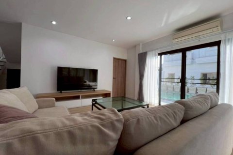 Casa de 3 dormitorios en Sattahip, Tailandia № 157432 - foto 6