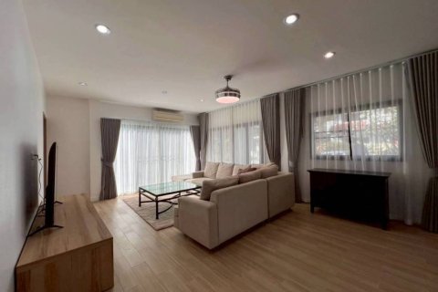 Casa de 3 dormitorios en Sattahip, Tailandia № 157432 - foto 10