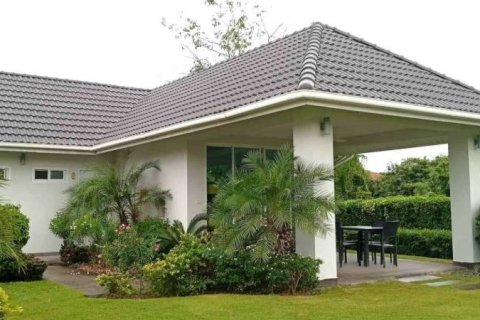 Chalet de 3 dormitorios en Hua Hin, Tailandia № 157429 - foto 8