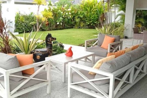Chalet de 3 dormitorios en Hua Hin, Tailandia № 157429 - foto 6