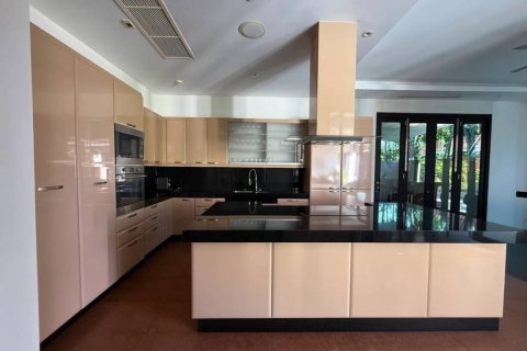 Chalet de 5 dormitorios en Hua Hin, Tailandia № 157431 - foto 10