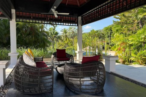 Chalet de 5 dormitorios en Hua Hin, Tailandia № 157431 - foto 5