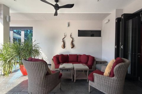 Chalet de 5 dormitorios en Hua Hin, Tailandia № 157431 - foto 6
