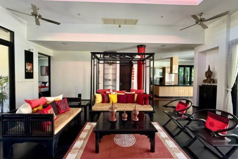 Chalet de 5 dormitorios en Hua Hin, Tailandia № 157431 - foto 9