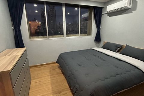 Condominio de 1 dormitorio en Khlong Toei, Bangkok, Tailandia № 157433 - foto 8