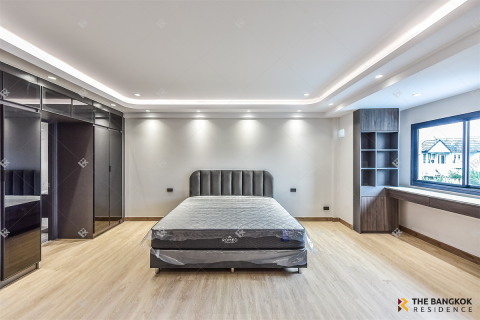 Townhouse in Bangkok, Thailand 4 bedrooms № 190456 - photo 7