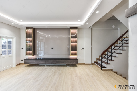 Townhouse in Bangkok, Thailand 4 bedrooms № 190456 - photo 4