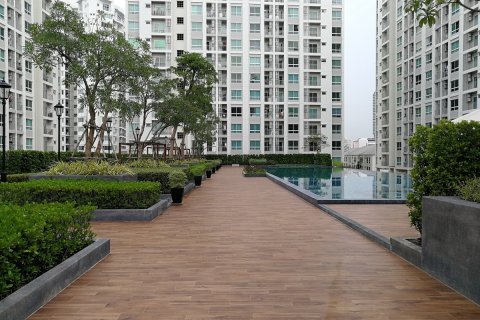 Condo in Huai Khwang, Bangkok, Thailand, 2 bedrooms  № 200586 - photo 12