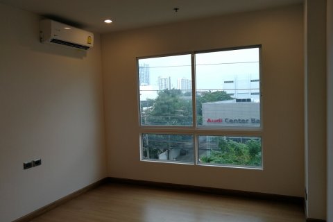 Condo in Huai Khwang, Bangkok, Thailand, 2 bedrooms  № 200586 - photo 3