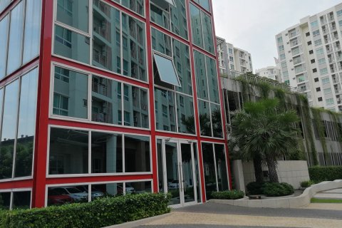 Condo in Huai Khwang, Bangkok, Thailand, 2 bedrooms  № 200586 - photo 11
