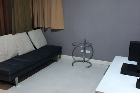 Condominio de 1 dormitorio en Khlong Toei, Bangkok, Tailandia № 200583 - foto 10