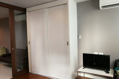 Condominio de 1 dormitorio en Khlong Toei, Bangkok, Tailandia № 200583 - foto 3