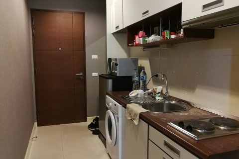 Condominio de 1 dormitorio en Khlong Toei, Bangkok, Tailandia № 200583 - foto 8