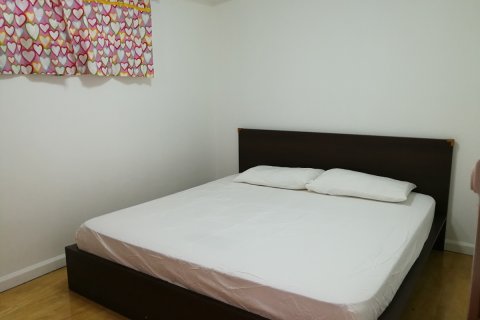 Condo in Watthana, Bangkok, Thailand, 3 bedrooms  № 200585 - photo 4