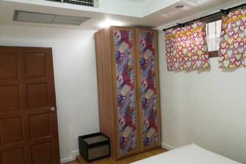 Condo in Watthana, Bangkok, Thailand, 3 bedrooms  № 200585 - photo 5