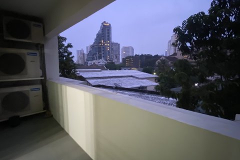 Condo in Watthana, Bangkok, Thailand, 3 bedrooms  № 200585 - photo 20