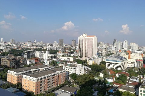 Condo in Watthana, Bangkok, Thailand, 3 bedrooms  № 200585 - photo 19