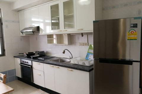 Condo in Watthana, Bangkok, Thailand, 3 bedrooms  № 200585 - photo 9