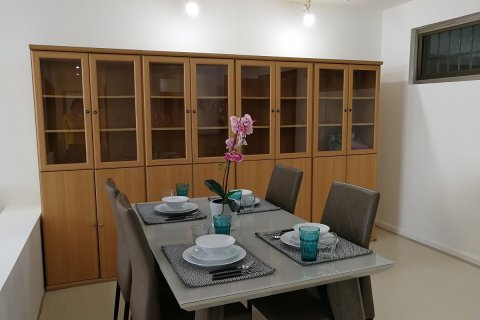 Condo in Watthana, Bangkok, Thailand, 3 bedrooms  № 200585 - photo 6