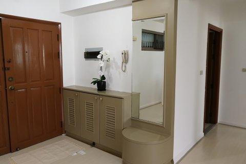 Condo in Watthana, Bangkok, Thailand, 3 bedrooms  № 200585 - photo 7